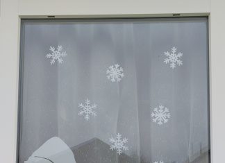 Karácsonyi ablakdíszítések a Kazinczyban – 2025.12.02.