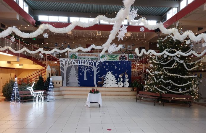 Karácsonyi dekoráció a Kazinczyban – 2025.12.08.